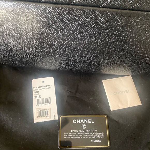 Authentic Chanel Bag. - Picture 9 of 15